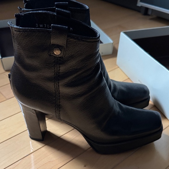 Stuart Weitzman Black Leather Ankle Boots 8M - Picture 4 of 11